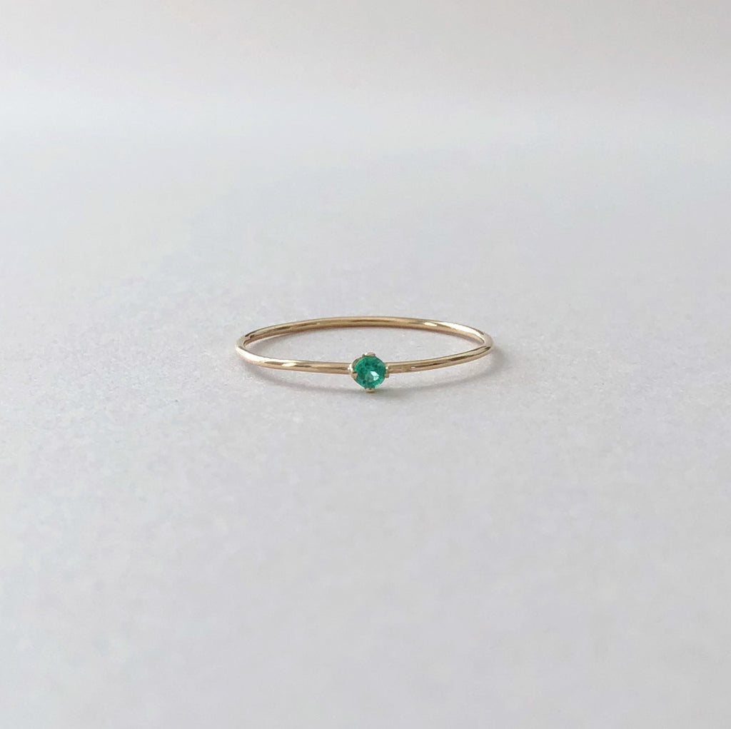 Tiny Emerald Ring – Paz Oh